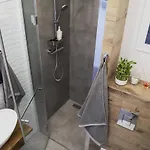 Vizzit Us Premium * Varsó